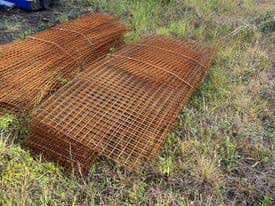 Offucts of 50 x 75 x 4mm steel mesh