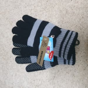 BNWT Black and Grey striped lined gloves with grip one size