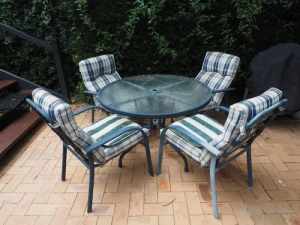 5pc Outdoor Dining Table & Chairs Set. Good Condition. Carlingford.