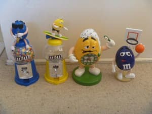 M&M's Collectable Figures x 4 - Gumball Machines and Clock