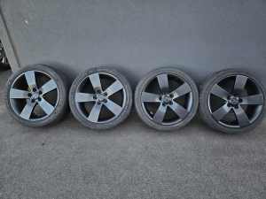 19inch VE & VF Commodore Alloys & 245/40/19 Tyres