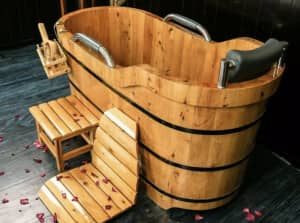Cedar Wood Japanese Soaking Bathtub - Brand New
