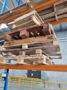 Free timber pallets