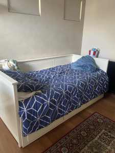 Single bed mattress and frame