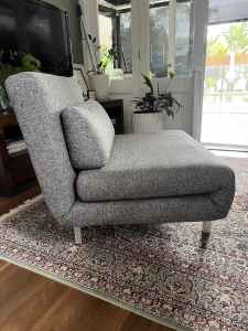 Single swivel chair/bed