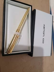Parker sonnet france ball Point pen in excellent working conditions 