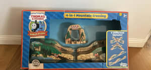 BNIB Thomas & Friends wooden Mountain Crossing set