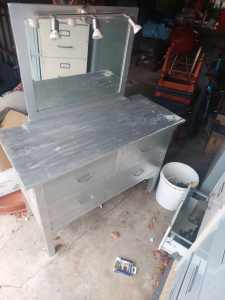 Dressing table give away