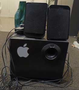 Desktop computer speakers