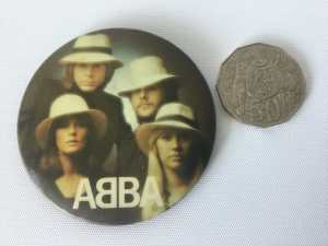 GIANT ABBA band Metal Button / Badge FROM THE 1970S NICE FAN COLLECTA