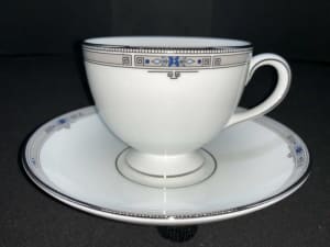 Set of 4 x Wedgewood Amherst tea cups saucers (2sets available)