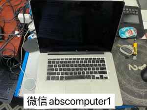 MacBook Pro (Retina, 15-inch, Early 2013) no display but can power on