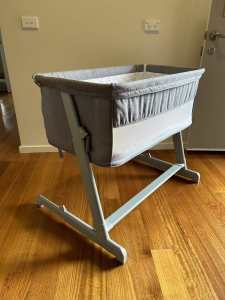 4Baby Bedside Sleeper bassinet, light grey