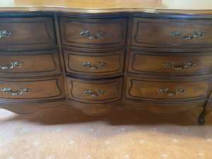 Excellent cond- Vintage Dresser with winged Mirror 9 draws solid