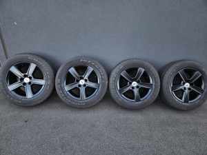 17inch Ford Territory Alloy Rims & Goodyear Tyres 80% Tread