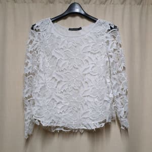 Living Doll white lace long sleeve top Size 8