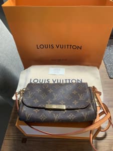 SOLD - Louis Vuitton Favorite MM PM