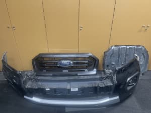 Ford ranger 2021 front bumper grill and tray as new