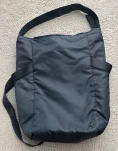 Lululemon backpack with shoe bag