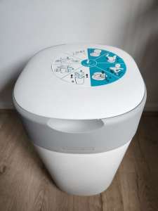 Tommee Tippee twist and click nappy bin