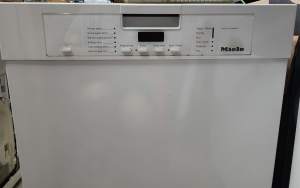 MIELE dishwasher, semi integrated, white one