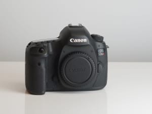 Canon 5DS R Digital SLR Camera Body - Mint Condition