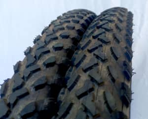 2 tyres: CHAOYANG MTB 24 x 1.95