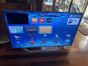Samsung smart Tv 55” series 8 with remote $250