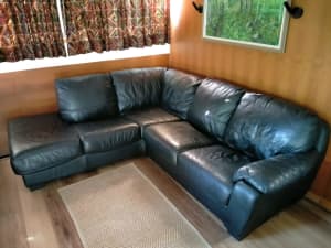 Leather couch 4 - 5 seater great condition
