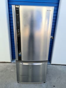 Large Panasonic Fridge Freezer 421 litres