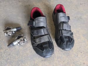 Shimano SPD (clipless) MTB shoes and pedals