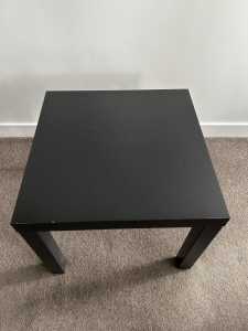 Free black square side table
