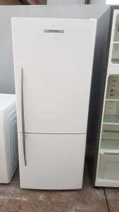 FISHER & PAYKEL 373L BOTTOM MOUNT REFRIGERATOR E372BRE