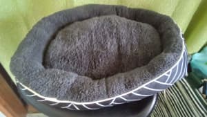 Cat bedding and scratch post