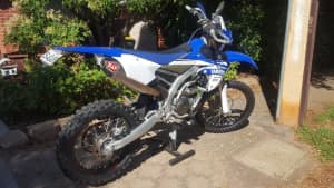 YAMAHA WR450 - 2017 - LOW KMS - FOR SALE 