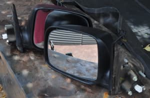 Holden Rodeo/Colorado electric side mirrors