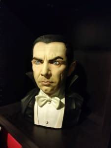 Black Heart Painted 1:1 Scale 360 Series Dracula Bust Statue