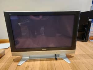105cm Panasonic tv
