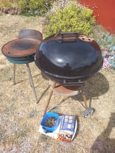 Charcoal BBQ and gas BBQ