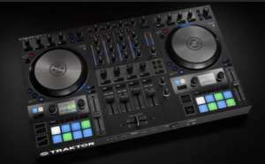 TRAKTOR KONTROL S4 MK3 DJ decks