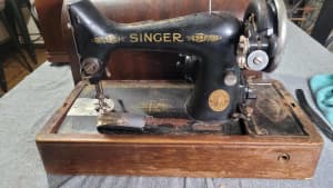 Vintage Antique Singer sewing machine with case - UNTESTED