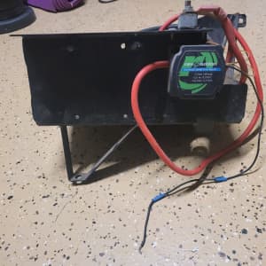 2010 Hilux dual battery box and controler