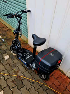 Rogue 2000 Lithium Electric Scooter