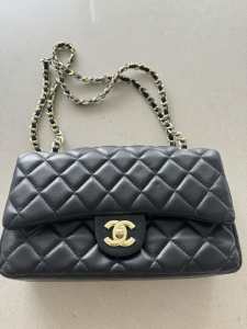 Chanel Classic medium Double Flap Bag