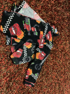 Car’s 2 piece sleeping suit Sz 7 Great condition Postage Available
