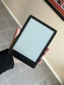 KINDLE PAPERWHITE SIGNATURE EDITION 32GB 11TH GENERATION LIKE NEW