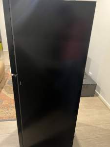 Chiq 202L Black fridge