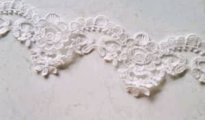 Light Ivory / Off-White Vienna Lace (6 Yards) ☆ NEW ☆
