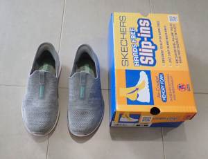 Sketchers Size 36 Ladies Slip On Walk Shoes as New Worn Once Was $130