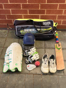 Youth 12-14 cricket gear